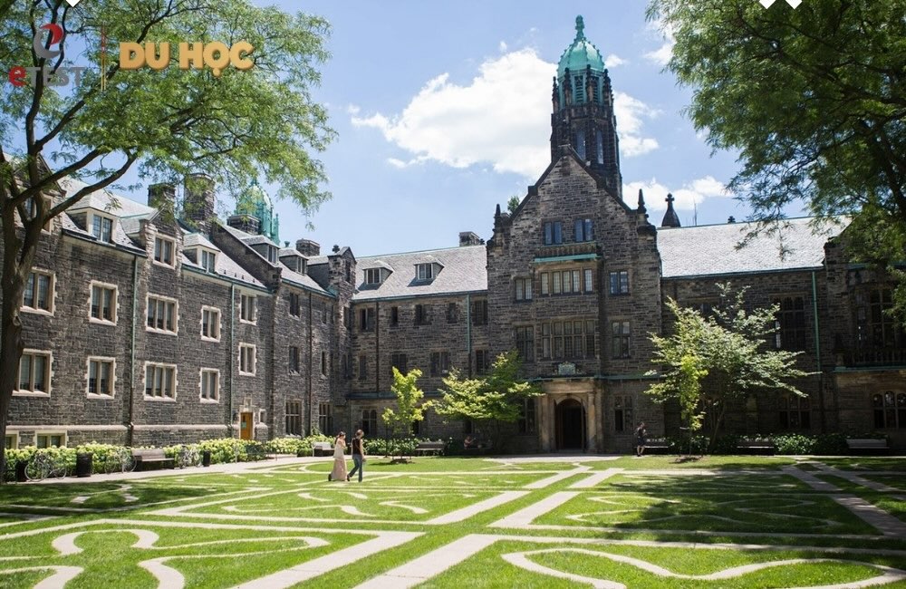 Đại học Toronto là một trong những trường đào tạo sau đại học top đầu tại Canada